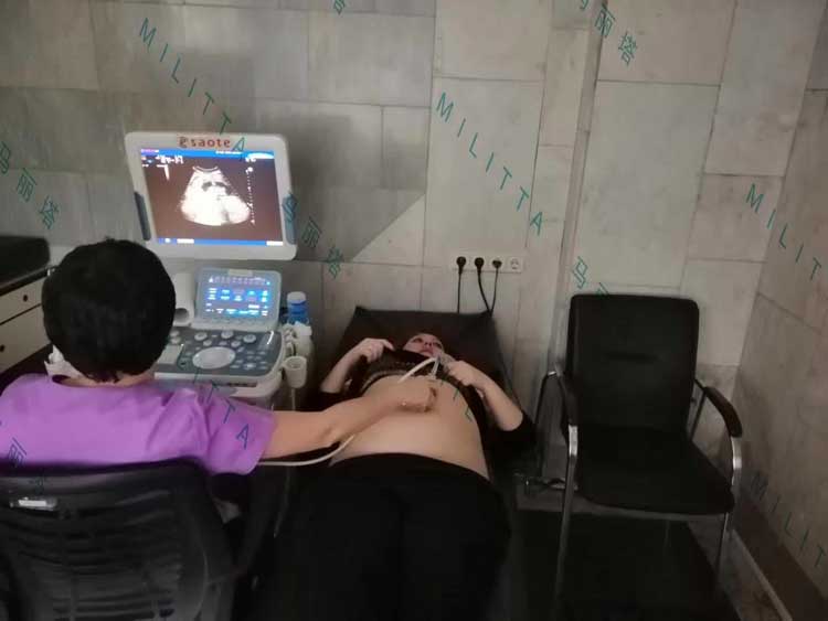 乌克兰孕妈做19周孕检