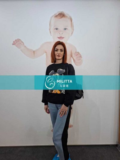 两位在格鲁吉亚移植胚胎的试管妈妈孕早期做B超