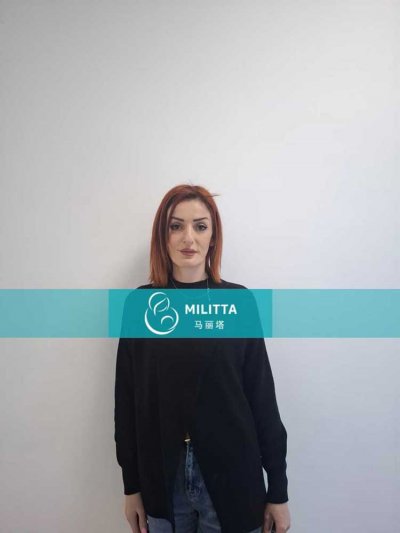 两个家庭在格鲁吉亚匹配的试管妈妈在孕早期完