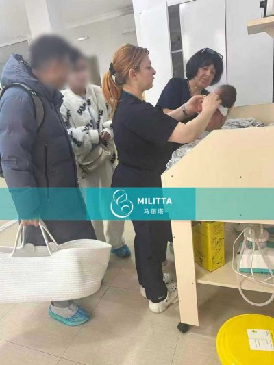 张先生和李先生家庭到格鲁吉亚妇产医院接试管